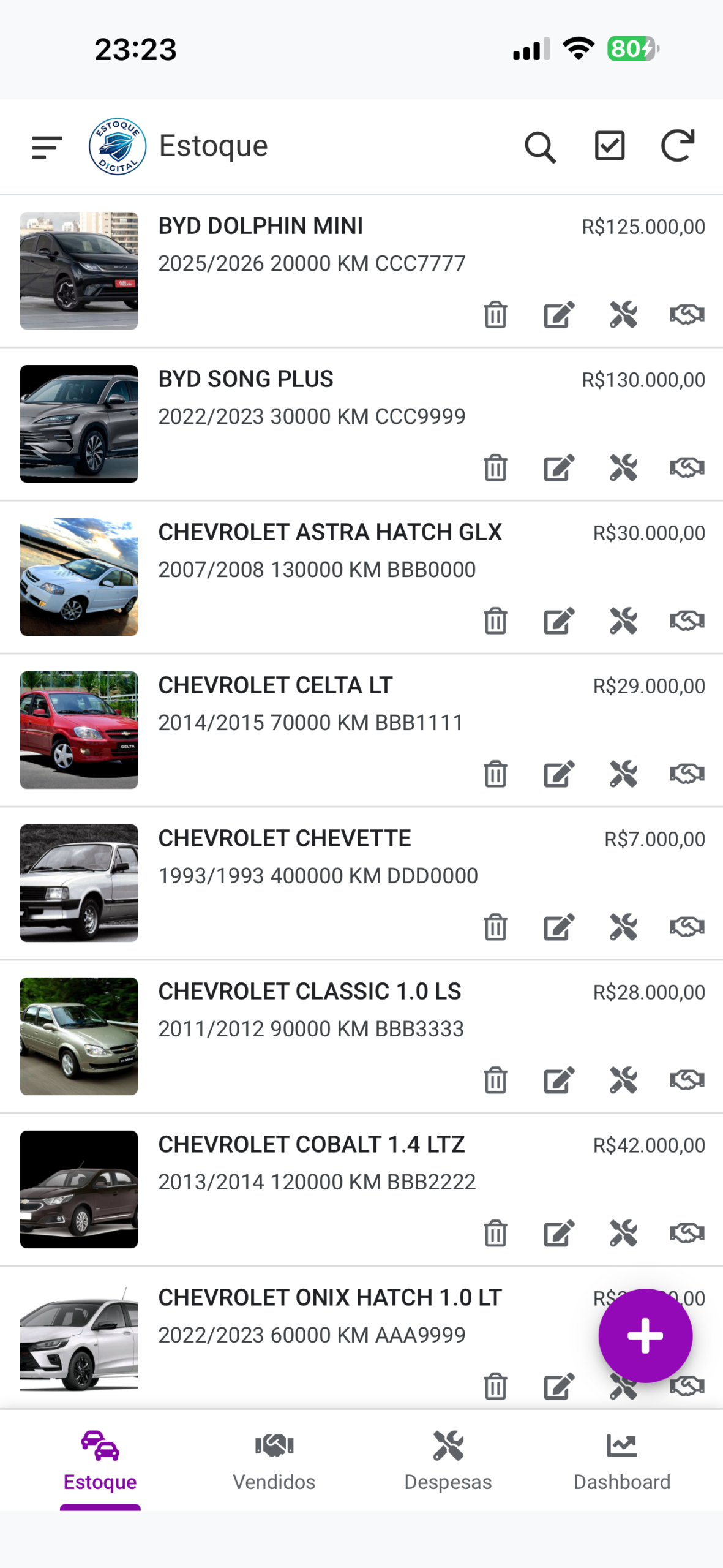 Aplicativo aberto na tela do celular
